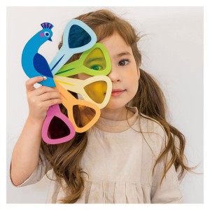 Paunul colorat cu ferestre acrilice, culoare: Multicolor, dimensiune: 19x4x10 cm – fotografie produs