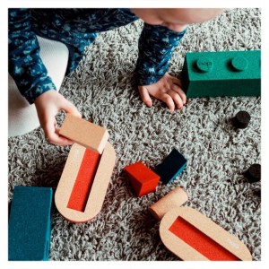 Barca cu vele, jucarie din pluta, Elou Cork, culoare: Multicolor, dimensiune: 18x9x11 cm – fotografie produs