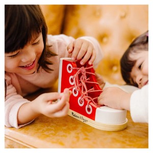 Cum sa legam sireturile, joc de indemanare, culoare: Multicolor, dimensiune: 20x9x13 cm – fotografie produs