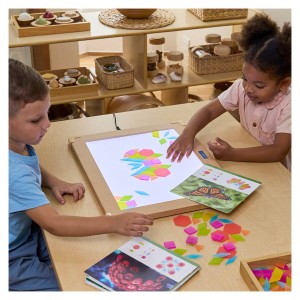 Tangram cu piese translucide colorate, 250 piese, Guidecraft, culoare: Multicolor, dimensiune: 28x28x8 cm – fotografie produs