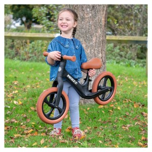 Bicicleta de echilibru fara pedale, Whizz Bike, culoare: Negru, dimensiune: 33-43 cm – fotografie produs