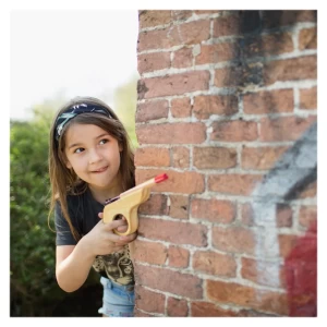 Tinteste cu pistolul, joc cu elastice, culoare: Natur, dimensiune: cutie: 30x14x9 cm – fotografie produs