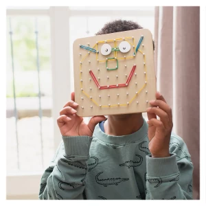 Geoboard din lemn, joc creativ cu elastice, culoare: Multicolor, dimensiune: 18x18x1 cm – fotografie produs