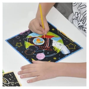 Set creativ de razuit, Spatiul Cosmic, culoare: Multicolor, dimensiune: 29x21 cm – fotografie produs
